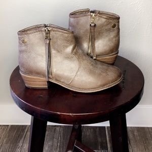 🧡🧡 Booties size 9